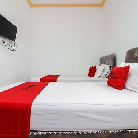 Reddoorz Near Sam Ratulangi Airport Manado Hotel Exterior photo