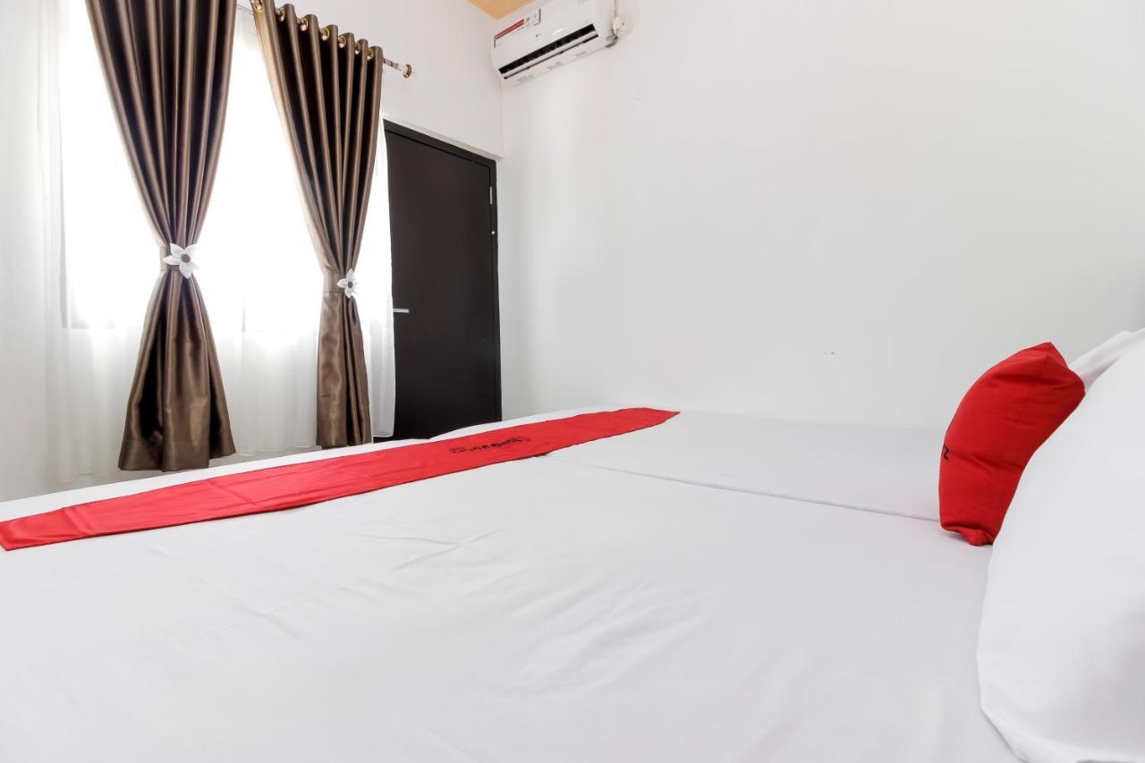 Reddoorz Near Sam Ratulangi Airport Manado Hotel Exterior photo